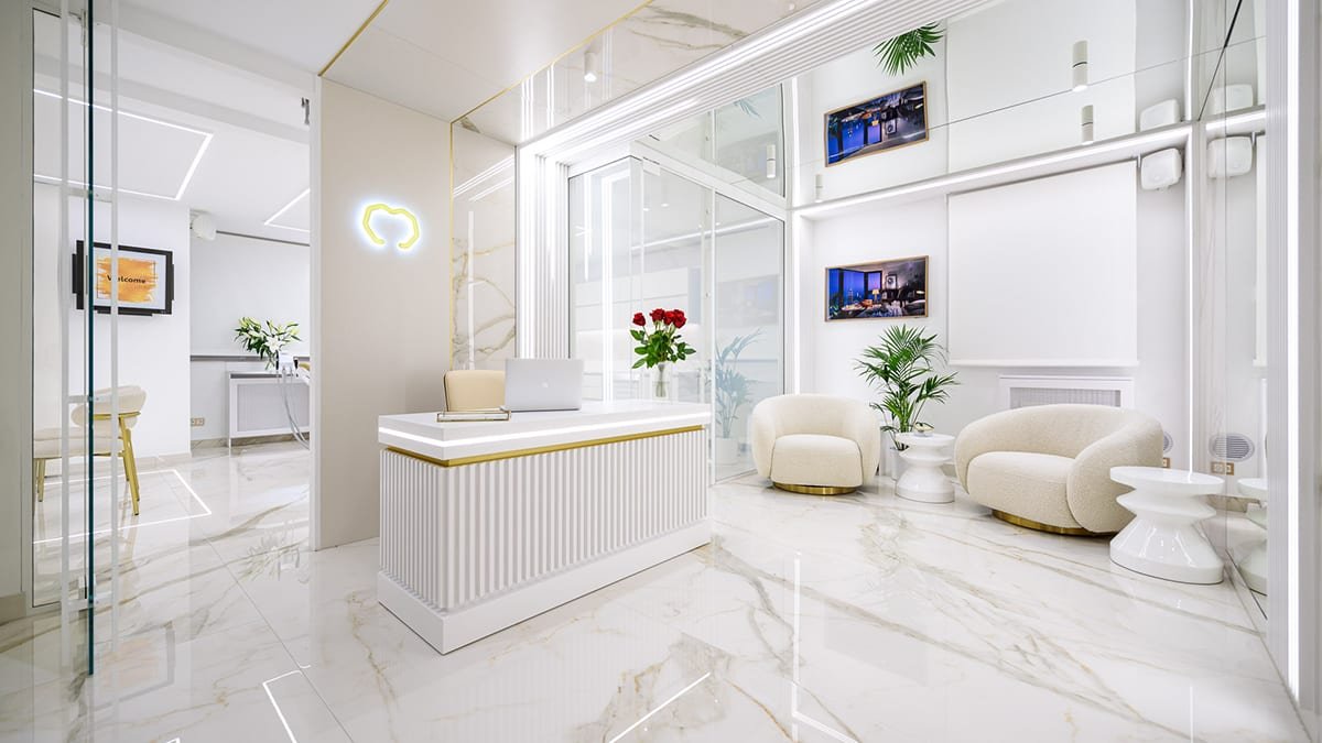 Calm clinic interior for supervised fasting